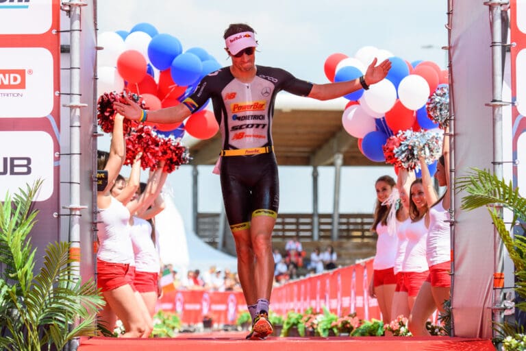 Wieder Zweiter: Der Kopf ist leicht gesenkt bei Sebastian Kienle. Der Knittlinger sprach aber anschließend von einem 2. Platz, mit dem man zufrieden sein kann.