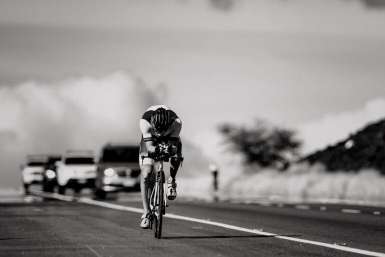 Im Training muss auch der Ironman Vize-Weltmeister  auf der Shoulder fahren. Die Autofahrer auf dem Highway 19 müssen sich erst wieder an die Radfahrer gewöhnen, die in den nächsten Tagen aus aller Welt nach Big Island kommen