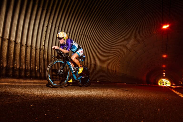 Tunnelblick  bei Mirinda Carfrae: Die Australiern wurde ihrer Favoritenrolle beim Ironman Austria in Klagenfurt mehr als gerecht. Streckenrekord und klarer Sieg vor Local-Hero Michi Herlbauer.