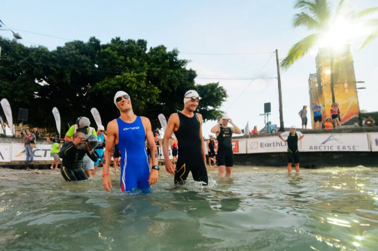 Der Kona-Showdown beginnt: Noch einmal Lächeln vor dem 8-Stundentag in den Lavafeldern Big Islands.