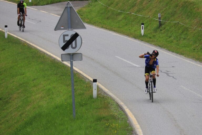 Trikot auf, Wasser rein und treten, treten, treten hinauf zum Sölkpass