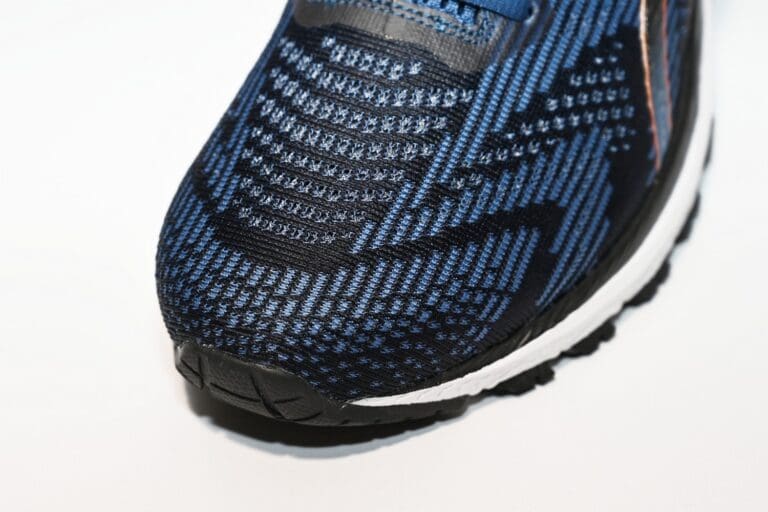 asics_2000_8_detail.jpg