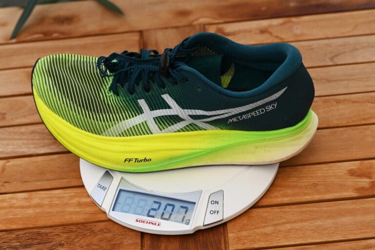 207 Gramm bringt der Asics Metaspeed Sky+ in Gr. US 9,5 Men auf die Waage