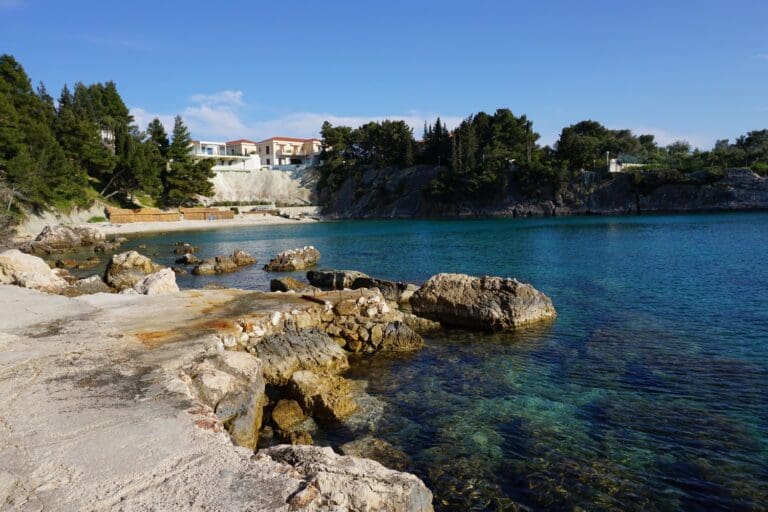 Die APARTMENTS MARIA & NINO sind der Standort des snoettri Camps auf Hvar